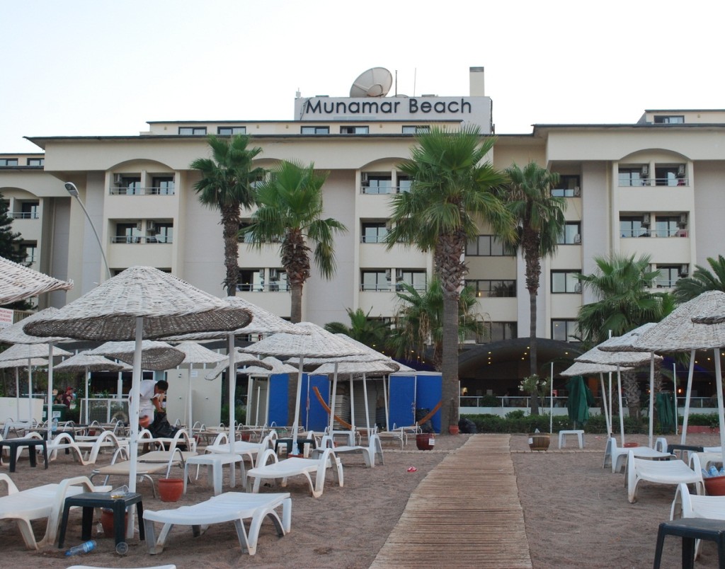 Faros premium beach 14 5. Munamar Beach Hotel 5*. Форос премиум Бич Мармарис отель. Faros Premium Beach 5. Munamar игра.
